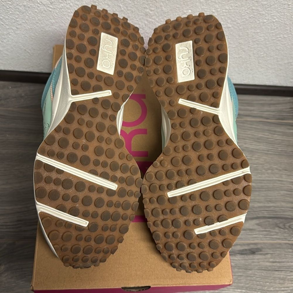 Ryka Jog On Sneakers - Picture 3 of 6